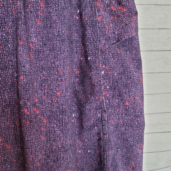 LULULEMON CORE SHORTS IN COSMIC PURPLE, SZ SMALL - Picture 2 of 16